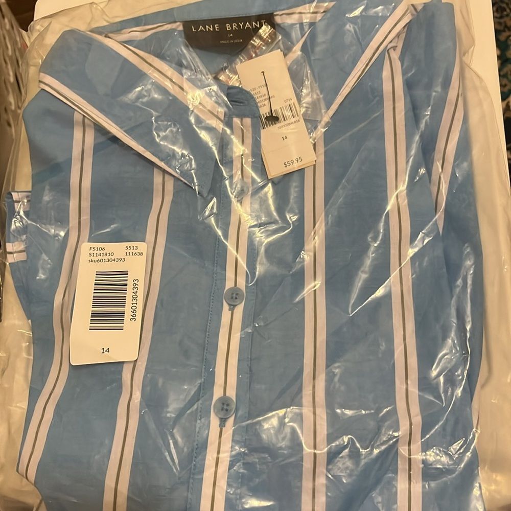 Lane Bryant - Short Ruffle-Sleeve Button-Down Top - Picture 4 of 4